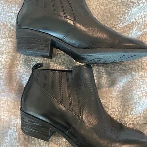 Born Women’s Boots Black